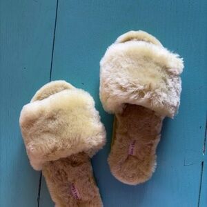 Anthropologie Cream Faux-Fur Slide Slippers